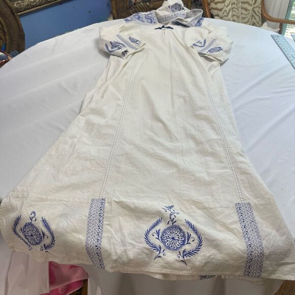 Soft Surroundings White Embroidered Maxi Kaftan Hippie Boho Chic Dress Size TM - Picture 1 of 12